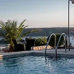 By The With Pool And Lounge Beds - Miral Hotel apartamentowy Supetarska Draga