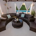 By The With Pool And Lounge Beds - Miral
