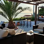 By The With Pool And Lounge Beds - Miral Supetarska Draga
