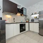 By The With Pool And Lounge Beds - Miral 3* Supetarska Draga