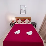 Aparthotel By The With Pool And Lounge Beds - Miral Supetarska Draga