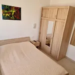 By The With Pool And Lounge Beds - Miral