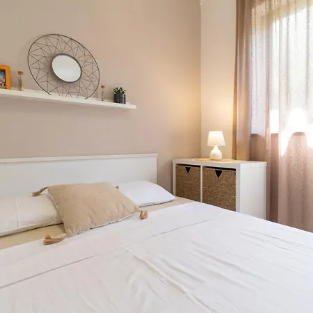 By The With Pool And Lounge Beds - Miral