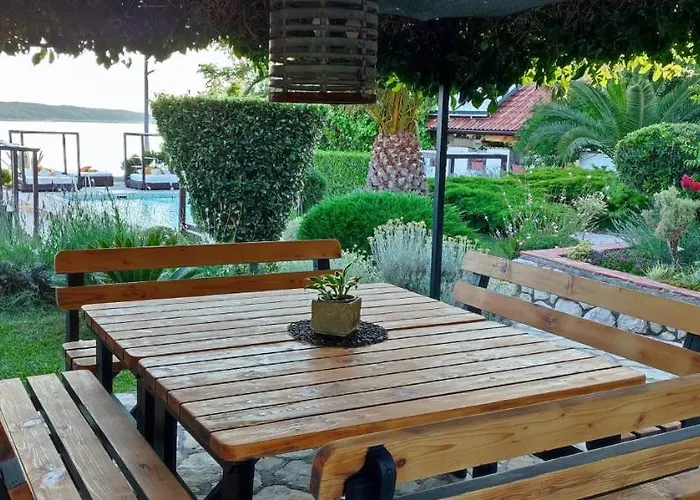 Aparthotel Miral *