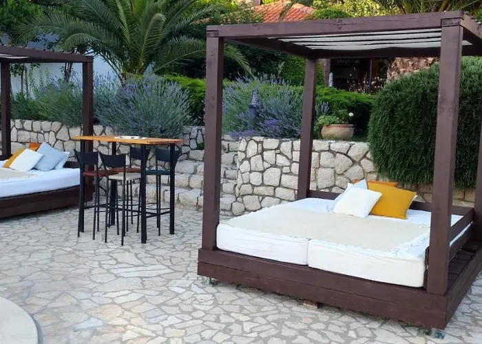 Aparthotel Miral *