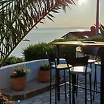 By The With Pool And Lounge Beds - Miral Apartmanhotel Supetarska Draga