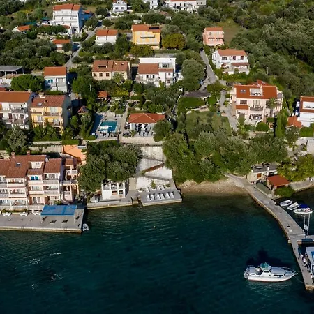 Miral Lägenhetshotell Supetarska Draga