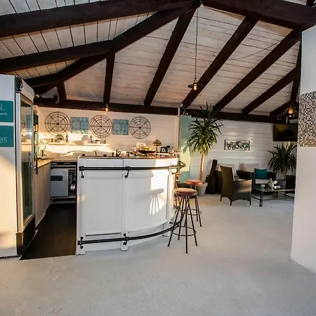 Lägenhetshotell Miral *