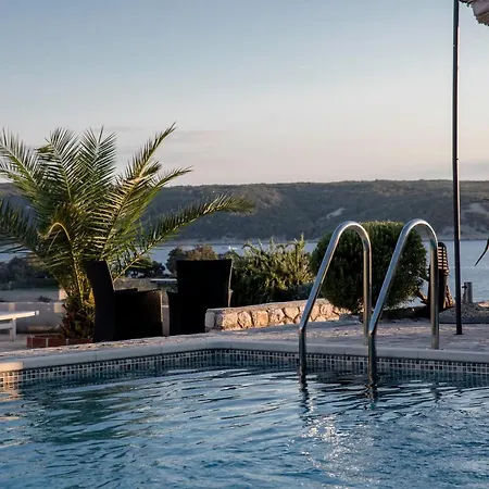 Miral Lägenhetshotell Supetarska Draga