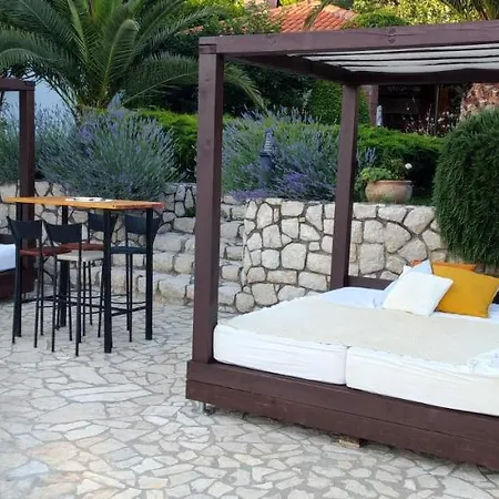 Lägenhetshotell Miral *