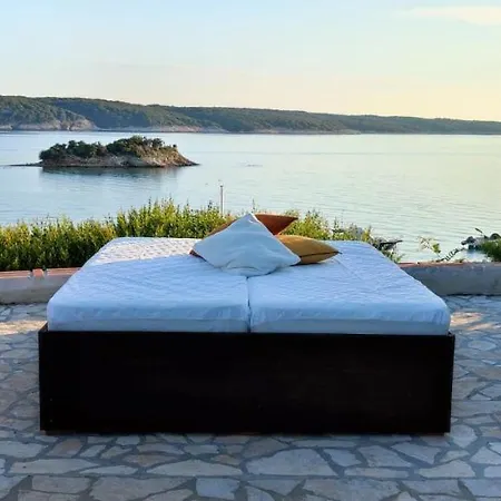 Lägenhetshotell Miral *