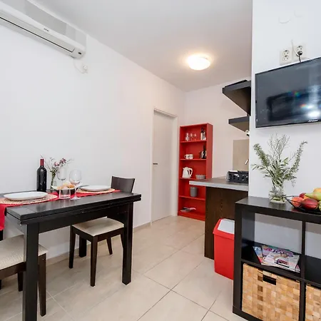 Miral Lägenhetshotell Supetarska Draga