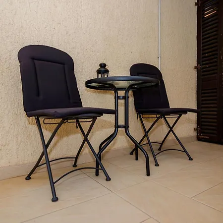 Lägenhetshotell Miral *