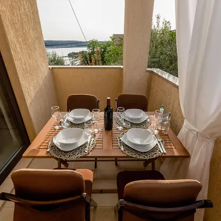 Miral Lägenhetshotell Supetarska Draga