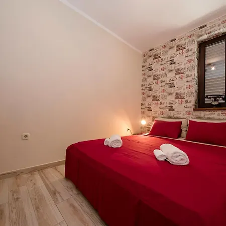 By The With Pool And Lounge Beds - Miral