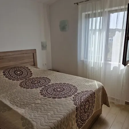 By The With Pool And Lounge Beds - Miral 4* Supetarska Draga