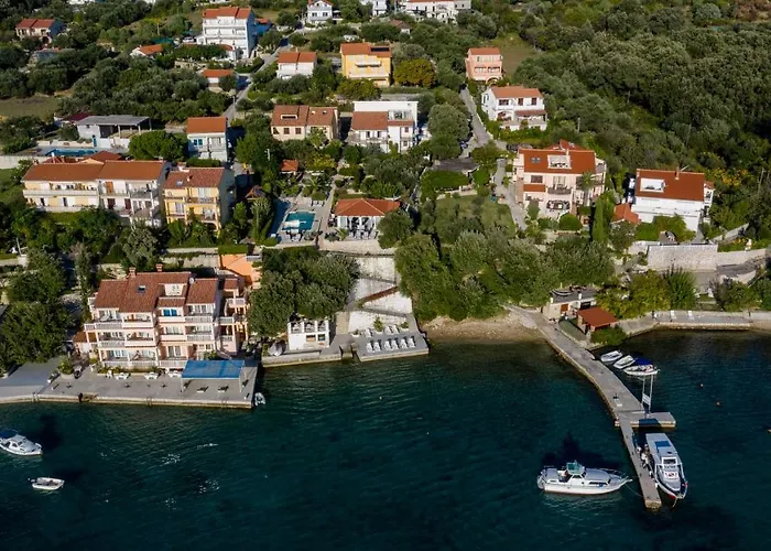 Miral Aparthotel Supetarska Draga