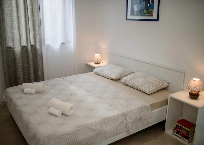 Miral Aparthotel Supetarska Draga